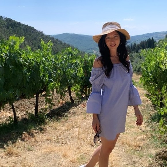 Meet your Posher, Sarah - Picture 1 of 1